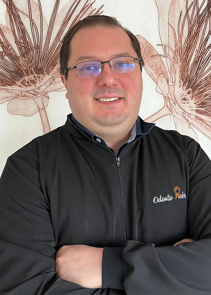 Dr Thiago Tardelli - Clínica Odonto Nobre